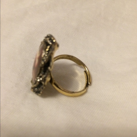 Vintage Goldtone Cameo Portrait Ring Adjustable - Picture 3 of 3